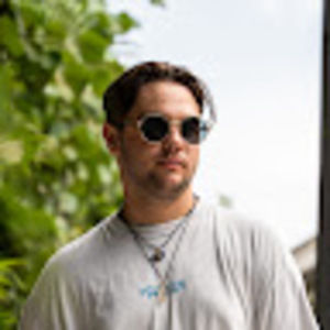 Meet your Posher, Logan